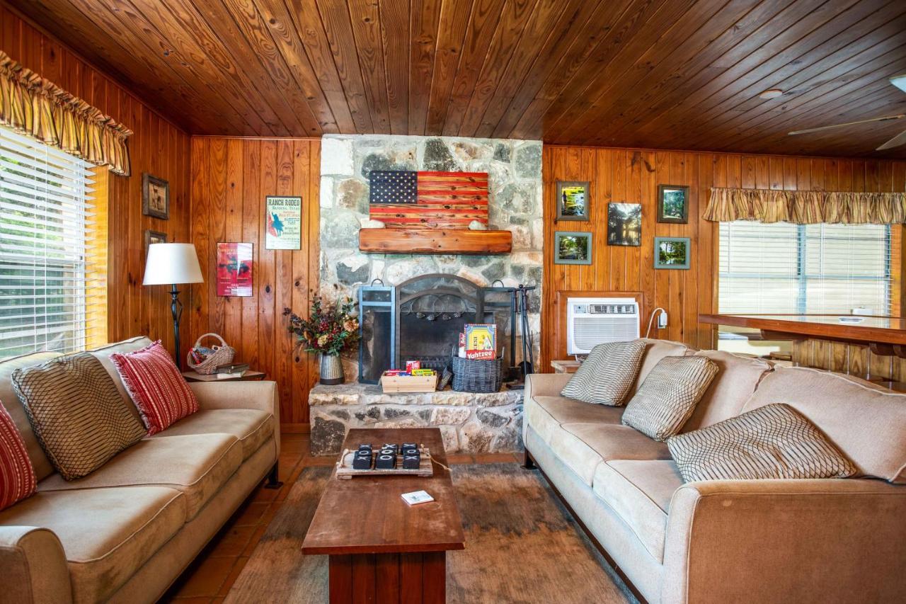 River Ridge Bandera Cabin Eksteriør billede